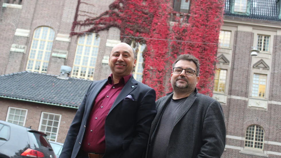 Darko Mamkovic och Matthias Olofsson har uteslutits ur Sverigedemokraterna men har likt fem andra tidigare partimedlemmar valt att stanna kvar som vildar i fullmäktige.