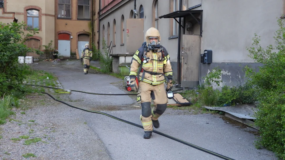 Brand i lägenhet i rivningsfastighet.