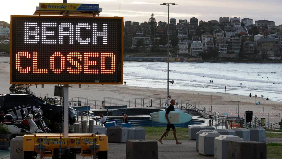 Många av Australiens stränder, här populära Bondi Beach utanför Sydney, stängdes för att mota spridningen av coronaviruset. Bild från slutet av april.