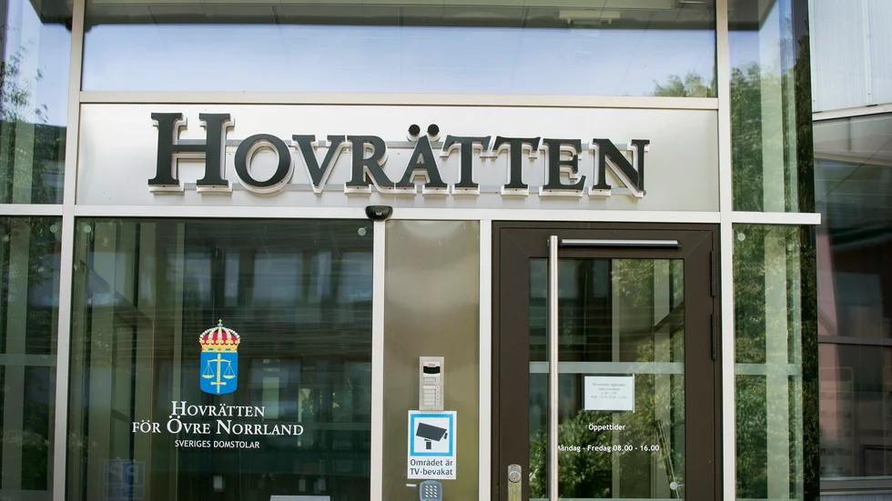 Hovrätten fastställer domen från tingsrätten och dömer en man från Arvidsjaur till tre år och sex månaders fängelse för våldtäkt mot barn. (Arkivbild)