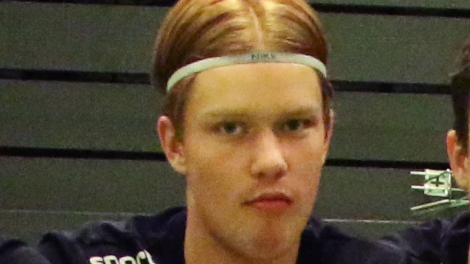 Theodor Berntzén satte ett hattrick mot Timrå. Det hjälpte dock inte i matchen mot Timrå. Öjebyn föll med siffrorna 5-8