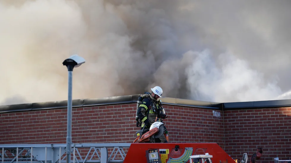 Räddningstjänsten larmades till Slättgårdsskolan i Bredäng under natten.