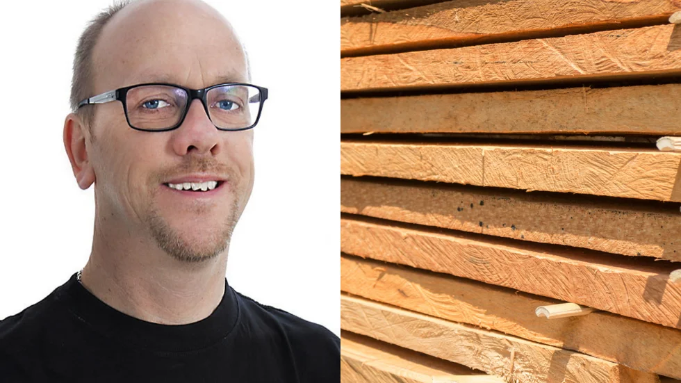 Henric Edvardsson, K- byggs filialchef i Vadstena, har fått ta in sommarpersonalen i förväg.