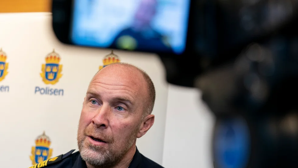 Stefan Hector, kommenderingschef, deltar på pressträffen.