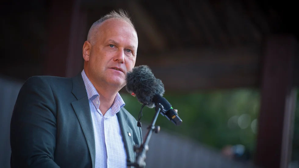 Jonas Sjöstedt (V) meddelade under onsdagen att han tänker avgå som partiledare på kongressen i maj 2020.