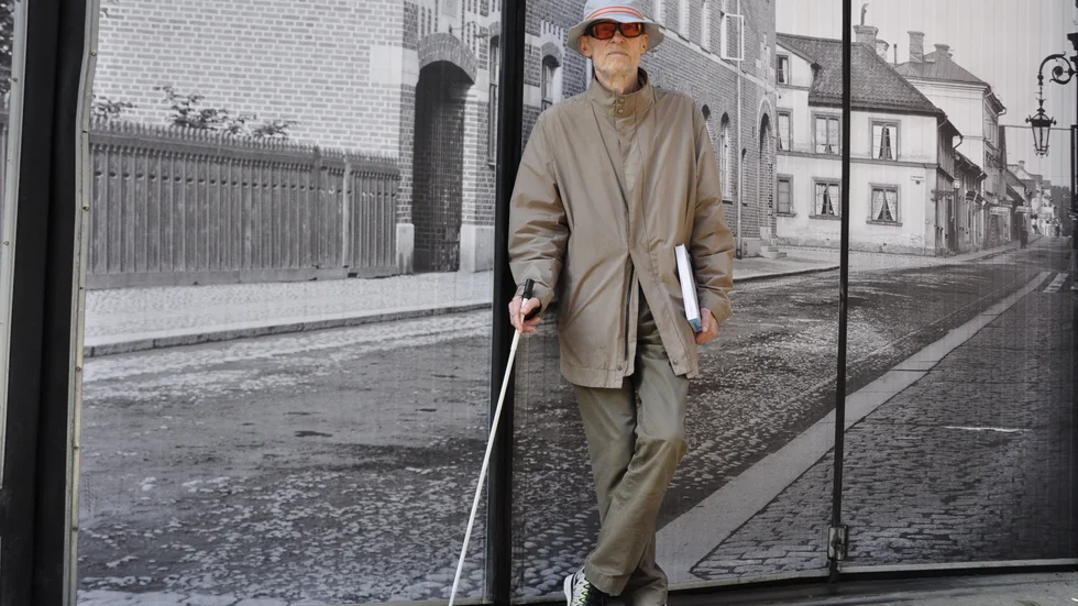 Bilden är tagen 2019 på Dragarbrunnsgatan, där en av Alfred Dahlgrens bilder smyckar en garagedörr. 
