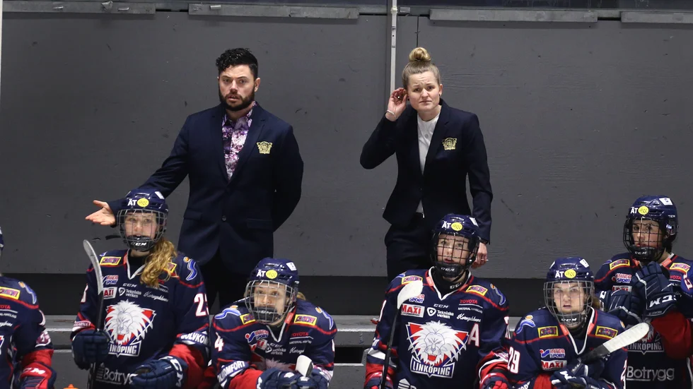Madeleine Östling till höger.