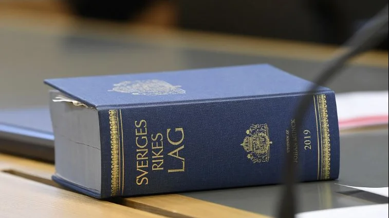 En 36-årig man har dömts för grov olovlig körning och rattfylleri. 