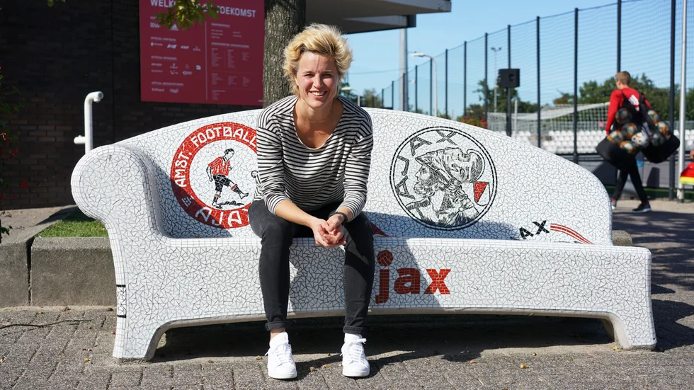 Daphne Koster är en före detta landslagsspelare som har fått förtroendet att ha huvudansvaret för Ajax damsektion. 