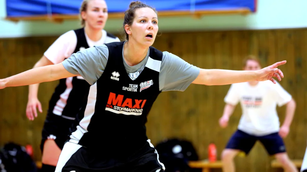 Hon har inte spelat i ligan på sex säsonger, men nu gör Caroline Danielsson comeback i Visby Ladies.