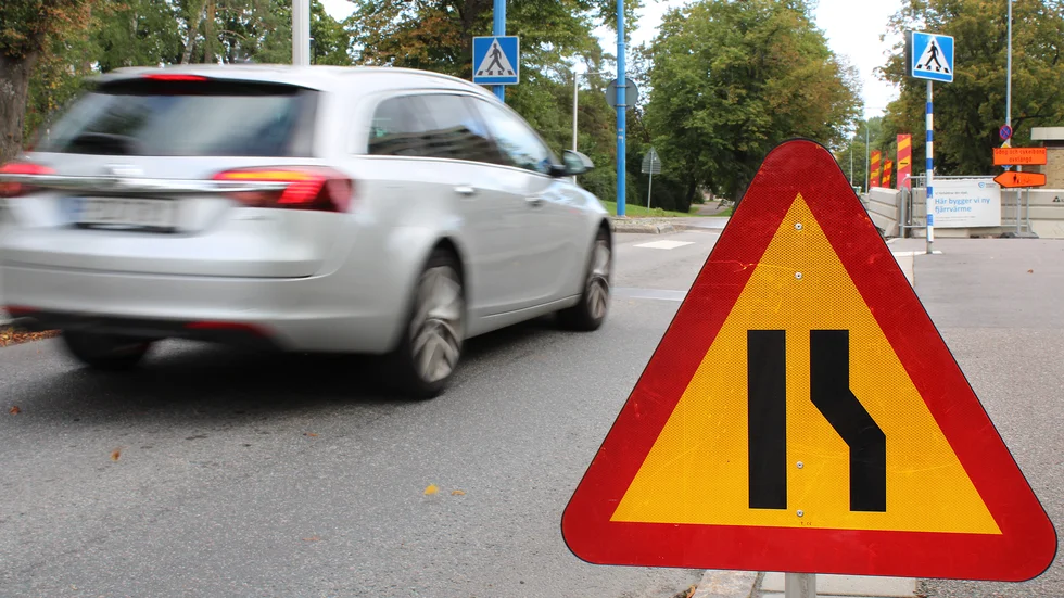 Välj en annan väg än Djurgårdsgatan de närmaste två veckorna, vädjar Tekniska verken.