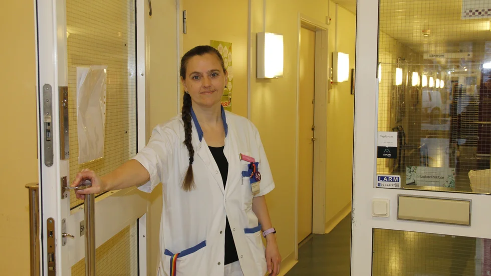 Anne Lindmark är barnmorska och tobaksavvänjare på Enköpings ungdomsmottagning. Hon har sett en ökning i användandet av tobaksfritt snus med nikotin i bland Enköpings unga.
