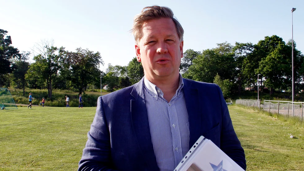 Jonas Lindell, är ordförande för IK Viljan, som gör sitt bästa för att hålla fotbollen rullande.