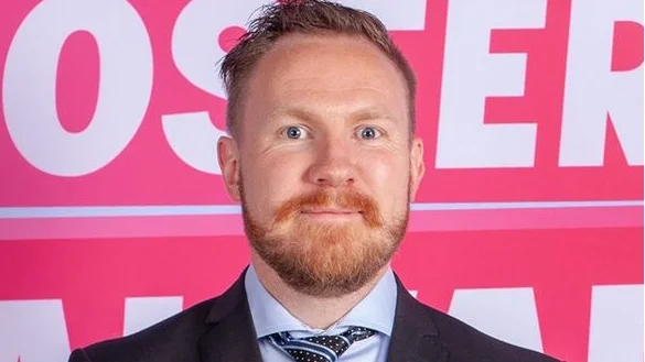 Inte längre en del av partiet. Klas Ahlberg valde i veckan att säga upp sitt medlemskap i Sverigedemokraterna och säger att det råder maktspel och osund kultur inom partiet.