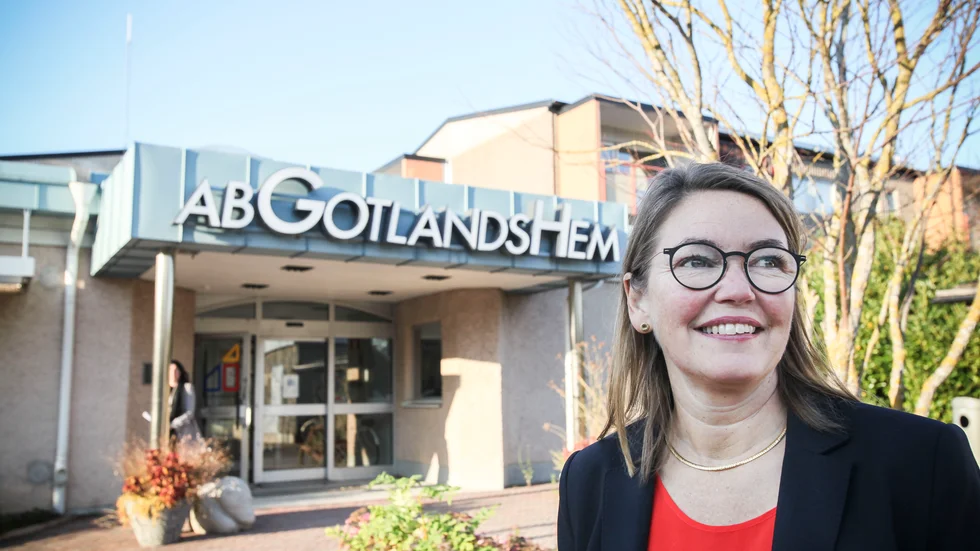 "Vi behöver också ha ett långsiktigt perspektiv när vi förhandlar om hyran. Våra hus ska stå kvar och bebos under många år och vi ska inte skjuta över kostnader för dagens boende till kommande generationer".