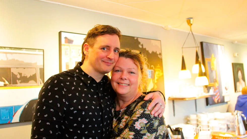 Anders och Annika Borgenhag Holmqvist ställer under februari ut måleri på Sultans konditori i Vingåker. 