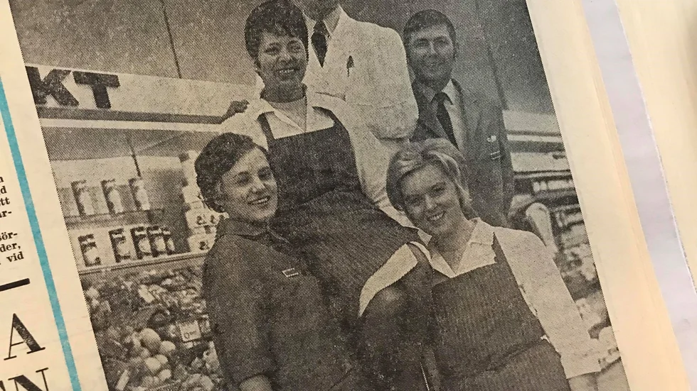 Kuriren för 50 år sedan: De lyckliga fem Tempoanställda som har en Italienresa att se fram emot, affärsbiträdena Inger Allemyr Berit Hellquist och Gertrud Finken samt assistent Gösta Brunell och avdelningens chef Evert Danielsson.