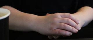 Kritisk till kommunens hantering av sonen