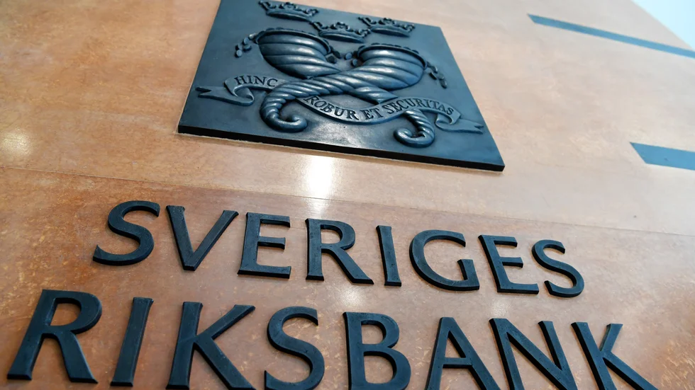 Riksbanken varnar, lyssna på Riksbanken.