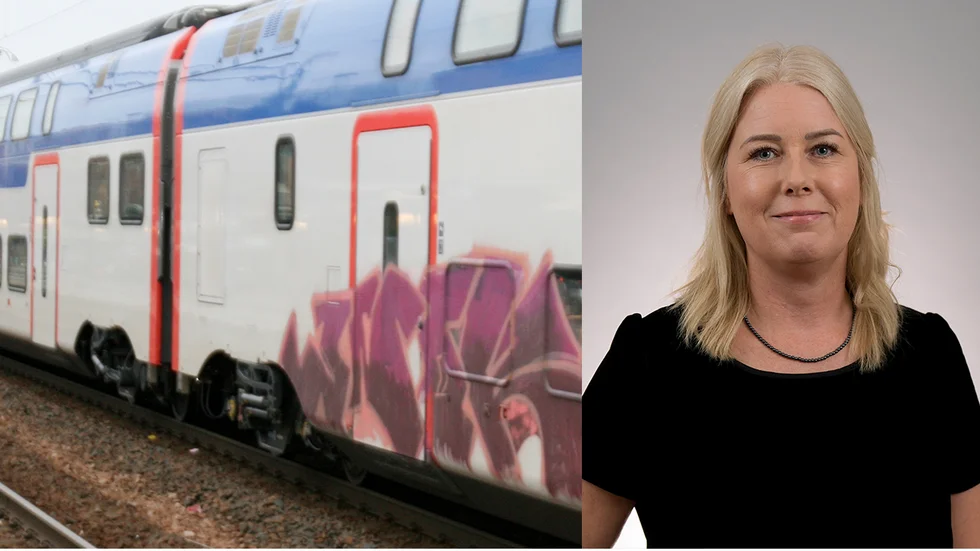 Tre av Mälardalstrafiks nya Mälartåg har vandaliserats med klotter och måste tas ur trafik för att saneras, enligt företagets vd Helena Ekroth.
