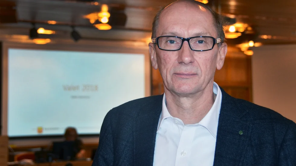 "VNS behövs för att avlasta vårdpersonalen. Det handlar om att särskilja vård från service, inte minst av hygienskäl", säger centerpartisten och undersköterskan Kurt-Åke Andersson, 59 år.