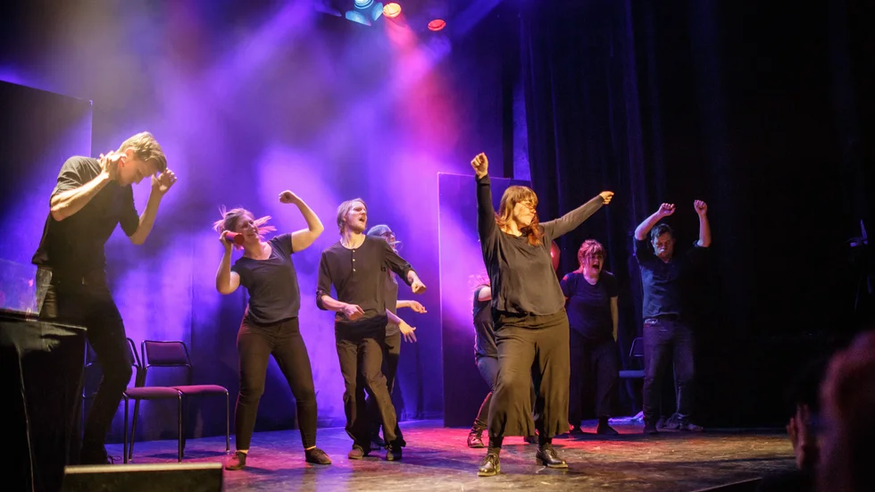 Teater Prego, som består av Sandra Jogenby, Linnea Thörnqvist, Gustav Uddgård, Inana Selenius, Kerstin Höglund och Johanna Westlin, utgör Uppsalas bidrag till Swimp. 