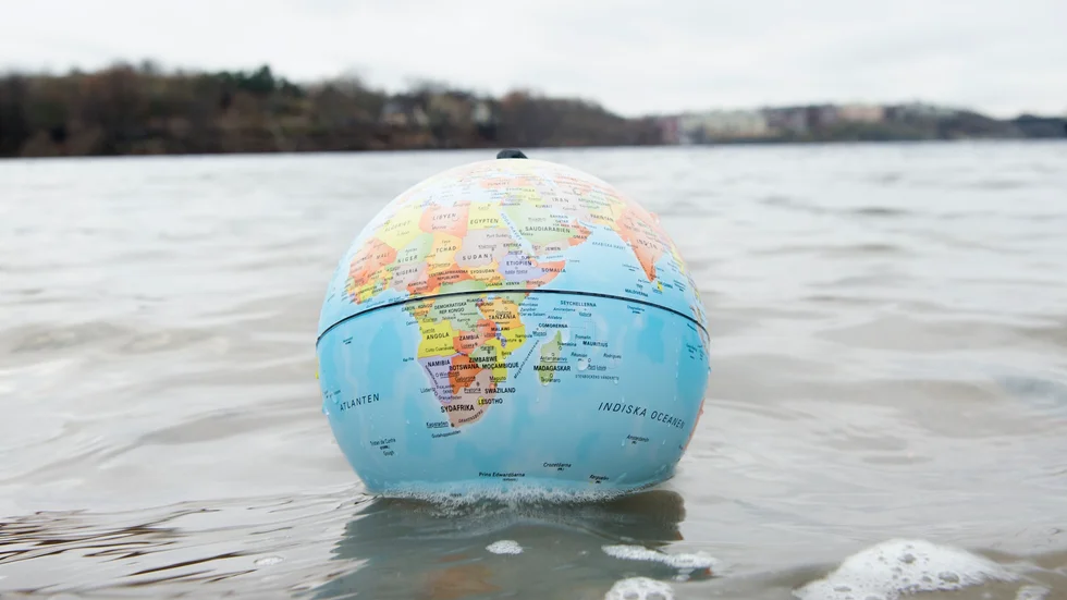 Att ytterligare öka den militära budgeten är vansinne, satsa pengarna  på att ställa om till fossilfritt, menar skribenten. Klimathotet är mer reellt än en invasion.