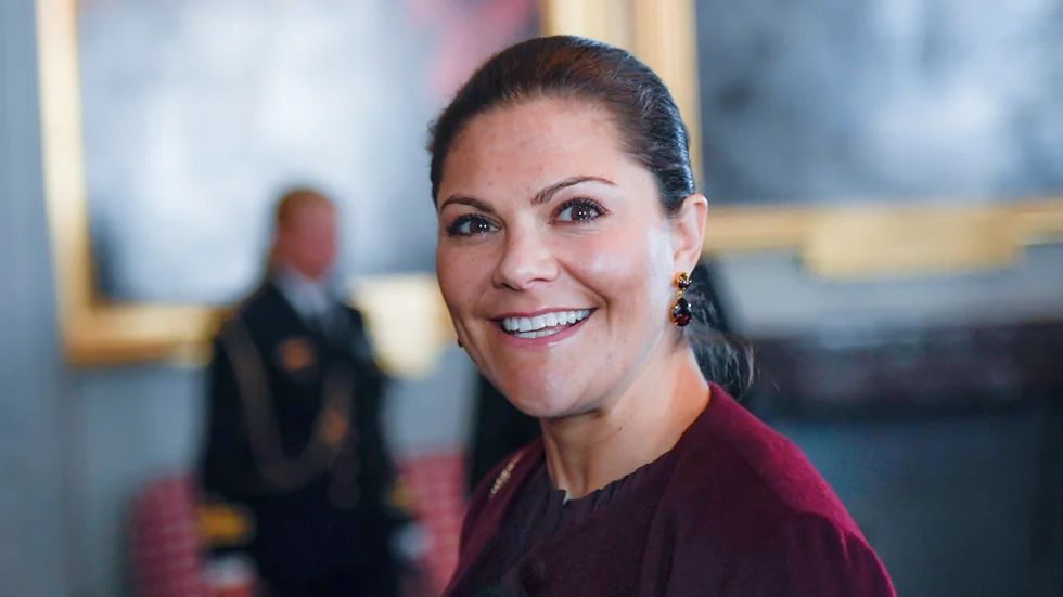 Kronprinsessan Victoria besöker plaståtervinning i Motala.