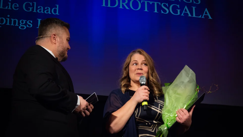 Anne-Lie Glaad tog emot priset som Årets Eldsjäl på Enköpings idrottsgala. Nu är det klart med en ny gala nästa år. Vilka får priserna då? Månadens mest lästa nyhet även efter idrottsgalan 2021?