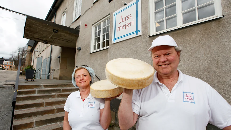 Kerstin och Claes Jürss och deras mejeri på bruket i Hälleforsnäs har prisats igen.