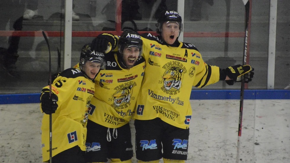 Glädje. Vimmerby Hockey vände ur underläge och vann mot Huddinge i andra matchen. Därmed är "Tigrarna" vidare till sista playoffrundan. 
