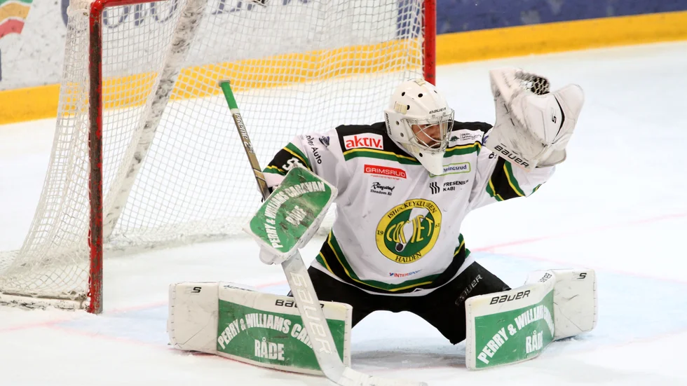Nyköpingsmålvakten William Lundsten har tagit hand om förstaspaden i IK Comet Halden, som nu står inför kval till hösta norska ligan, Get. Två lag går upp, alla möter alla hemma och borta i en serie.