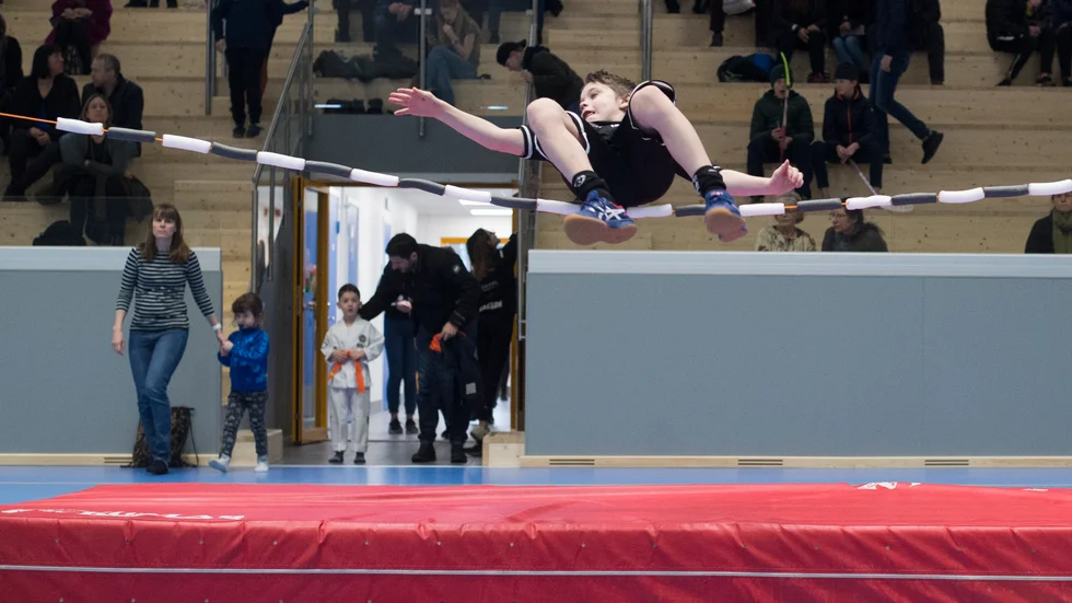 Det fanns gott om sporter och föreningar representerade vid invigning. Bland annat höjdhopp och taekwondo.