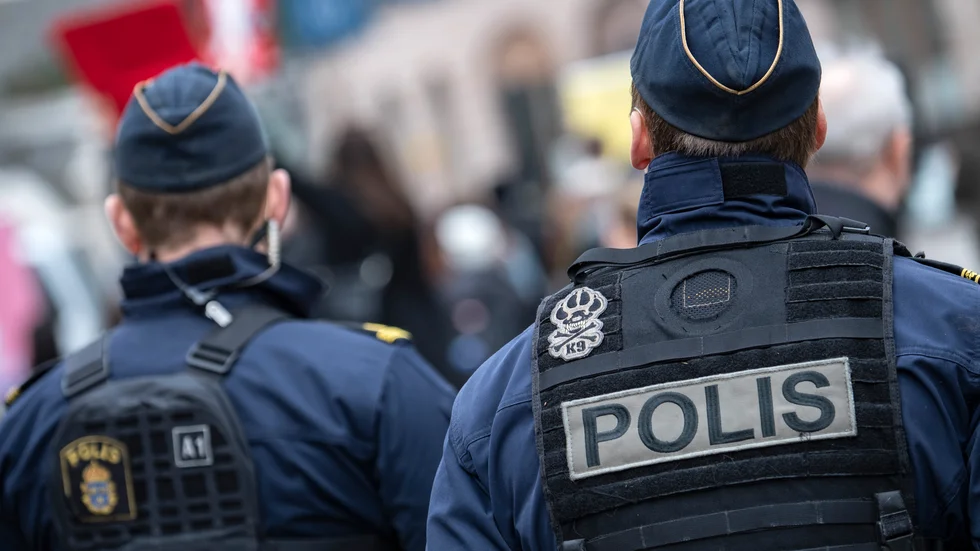 Polisen omhändertog mannen för fylleri. 