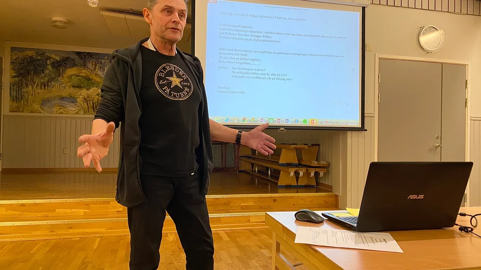 Bara två-tre älgar finns i Skomanstjälens viltvårdsområde, berättar Dick Olovsson.