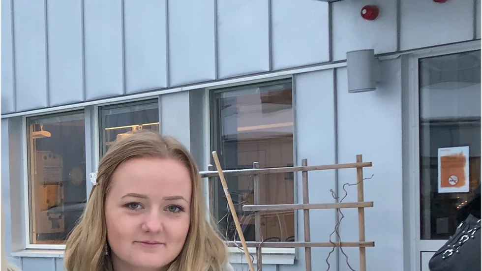 Sista skoldagen innan jullovet. Andraårseleven Frida Markström, 17 år, uppskattade att skolledningen på Praktiska gymnasiet höll en tyst för den avlidne 19-åringen. 