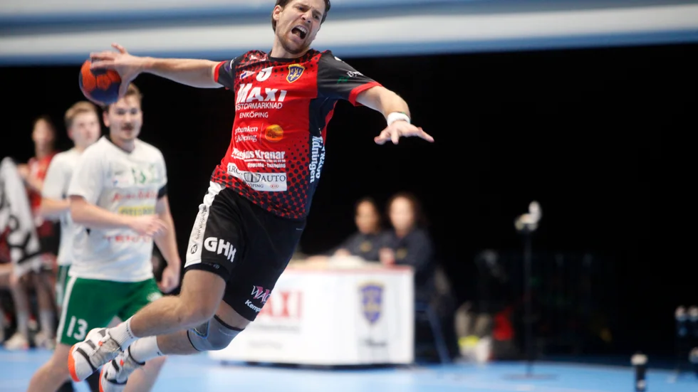 Gustav Odeheim och hans EHF flyger mot toppen av division 1. Odeheim satte fyra bollar mot Mantorp.