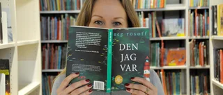 Elever bildar gigantisk bokcirkel