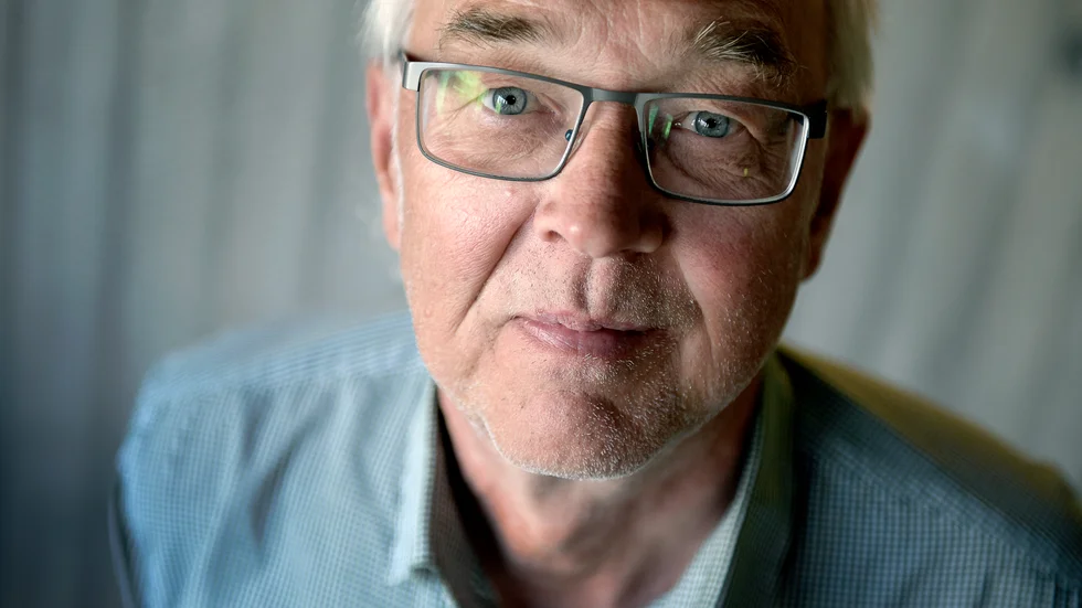 Nils Funcke, expert på tryckfrihetsförordingen, är kritiskt till hur kommunen utformat den blankett där personer inom LSS-verksamheten skrivit av sin sekretess.