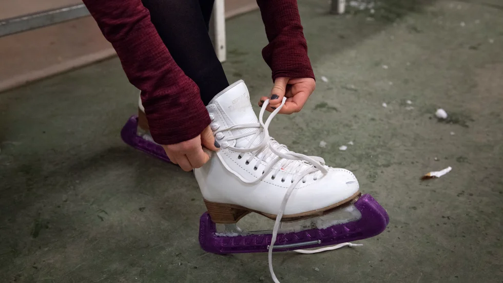 När Backa konståkningsklubb arrangerar Backaskäret 2020, snörar 70 anmälda åkare på sig skridskorna.