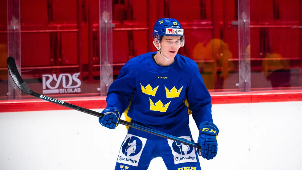 Nils Lundkvist har genomfört sina två första träningspass med Tre Kronor. 