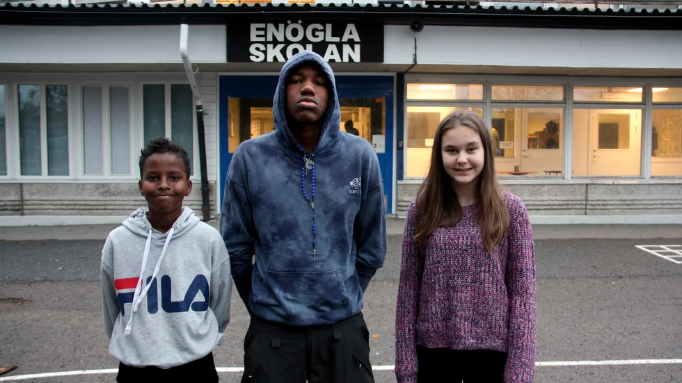 Ahmed Mohammed Ibrahim, Emmanuel O. Amimi och Siba Gegic har väldigt få svenska skolkamrater. Språket blir lidande av det.