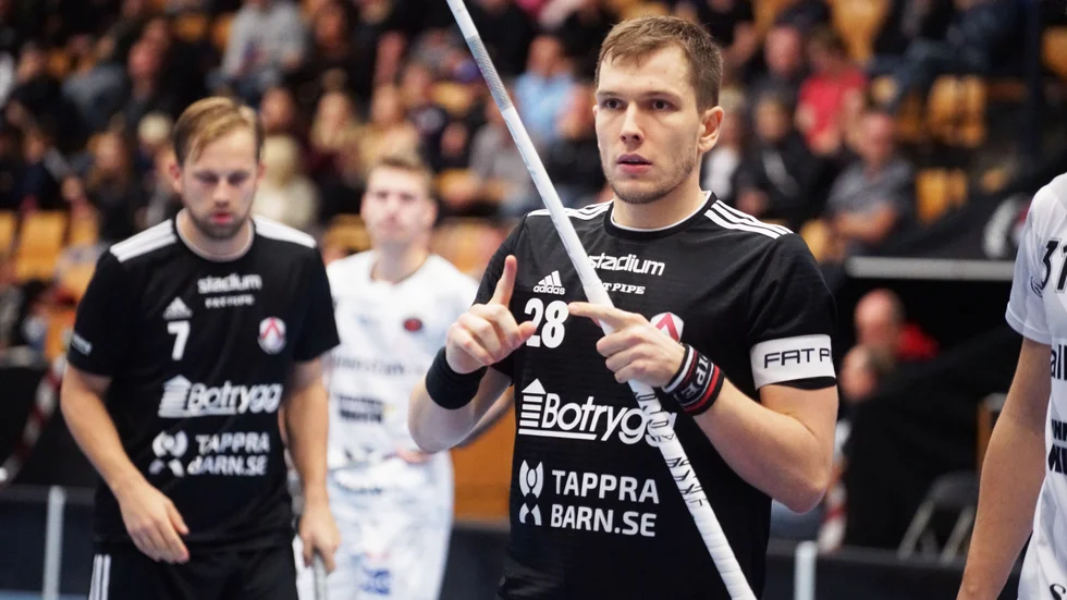Matej Jendrisk var inte nöjd med spelet framför eget mål i matchen mot Pixbo. 