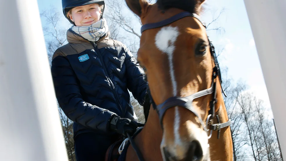 Kajsa Björe och Holliday vann en klass under lördagen i Gävle.