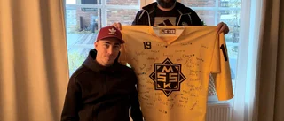 Forsberg uppvaktad med ungdomströjan