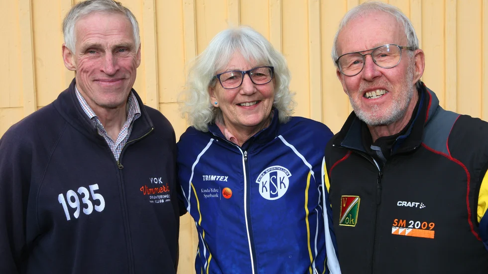 Segrarna Ulric Svensson och Kerstin Eriksson tillsammans med banläggaren Lasse Pettersson. 
