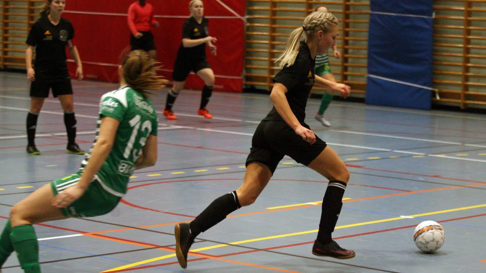 Borås HC vann en match och förlorade en mot Vimmerby Hockey i grundserien.