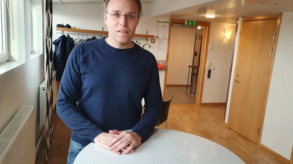Kristdemokraternas gruppledare Samuel Ek låg bakom motionen om att införa en ny arbetsmetod i samverkan med polisen.