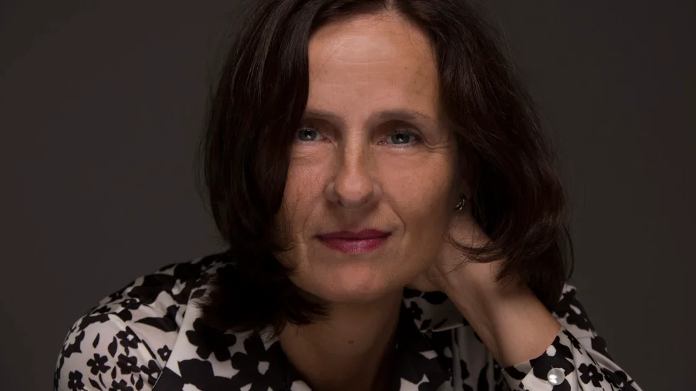 Susanna Alakoski gästade i tisdags Kontext och berättade om sin senaste bok "Bomullsängeln", den första delen i en romansvit om kvinnors liv, arbete och längtan i Finland och Sverige under hela nittonhundratalet. 
