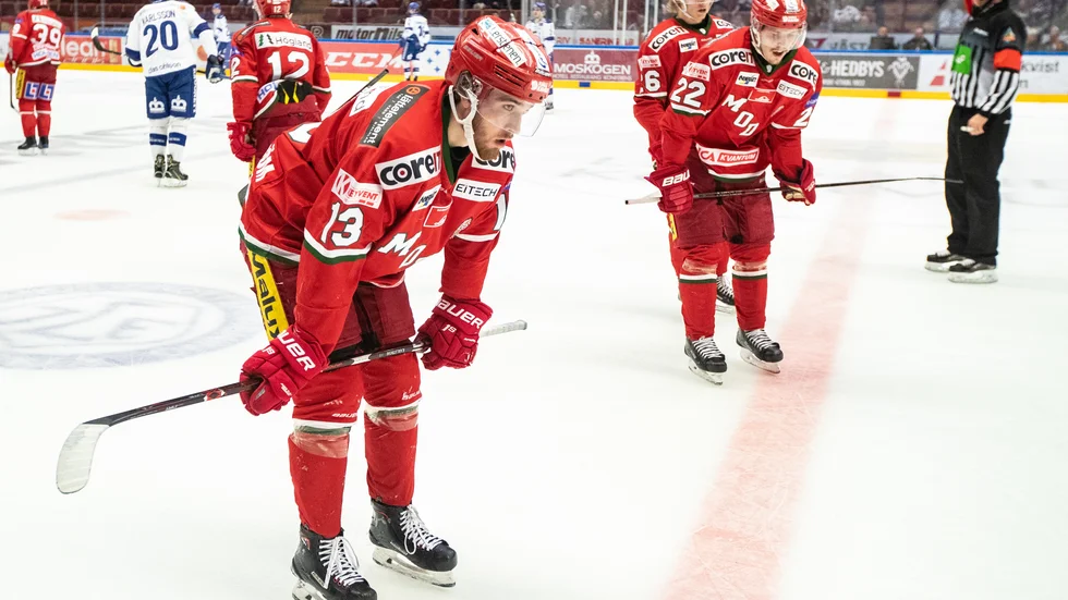 Anton Karlström, till vänster, är klar för spel i VIK.